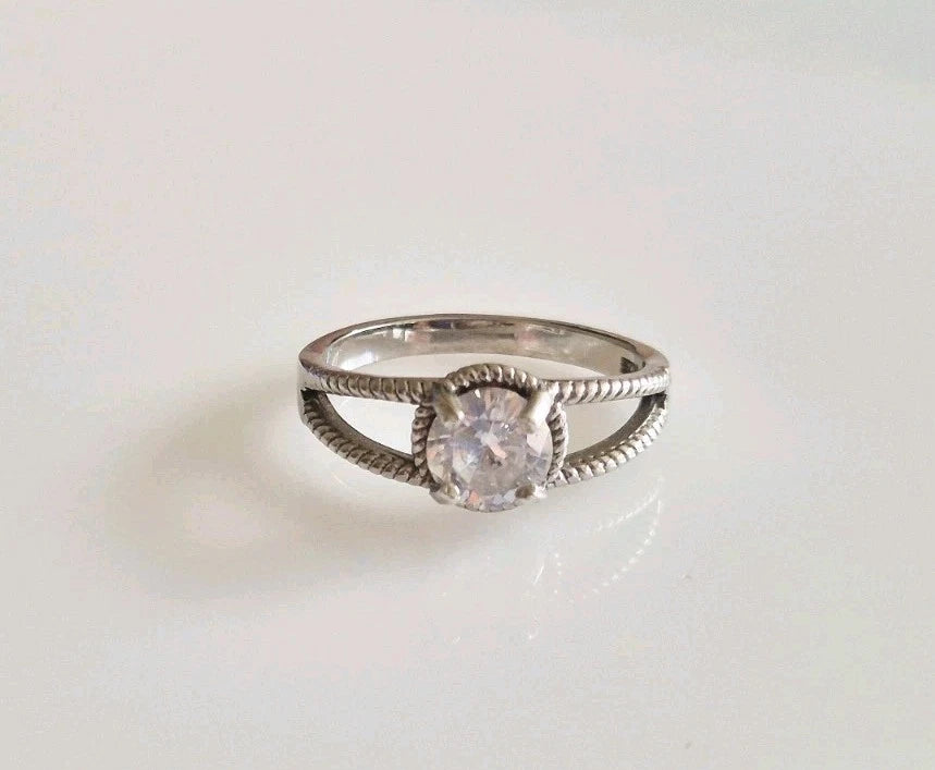 Sterling Silver Round Cut Cubic Zirconia Ring
